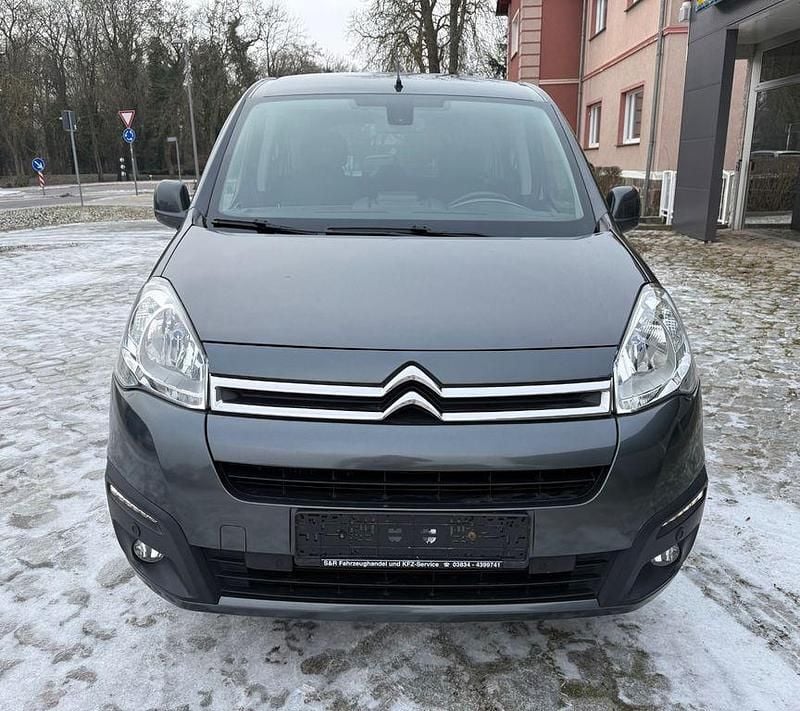 Gebraucht 2018 Citroën Berlingo SELECTION Van / Kleinbus | 10.990 € (Fairer Preis) - Bild 1/4