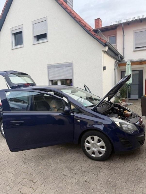 Blau Gebraucht 2014 Opel Corsa Kleinwagen | 2.850 € (Superpreis) - Bild 1/4