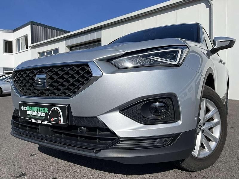 Reflexsilber Gebraucht 2021 Seat Tarraco Style SUV | 22.360 € (Superpreis) - Bild 1/4