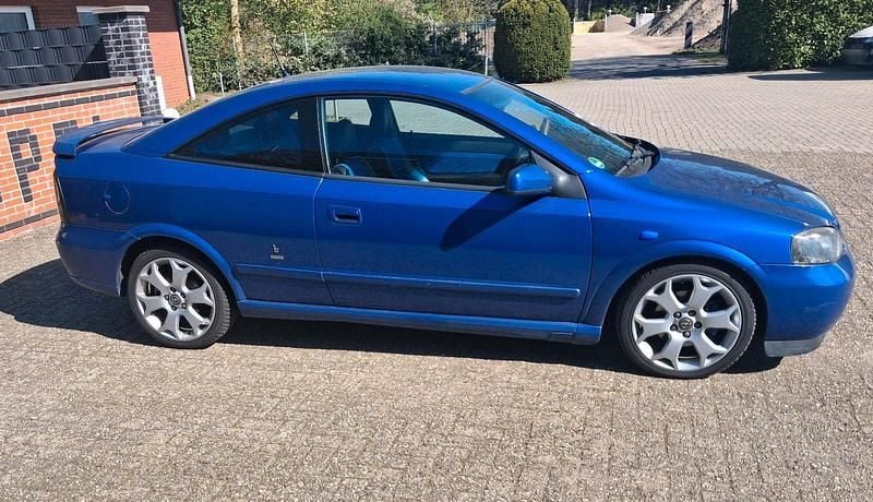 Second-hand Opel Astra 125 CP (91 kW) 2002 Albastru Coupe