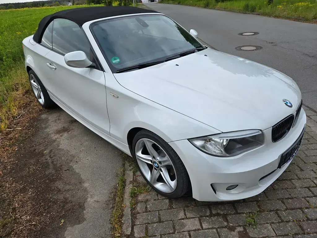 Gebraucht BMW 118 Cabriolet Sport Line 143 PS (105 kW) 2012 Weiß Cabrio
