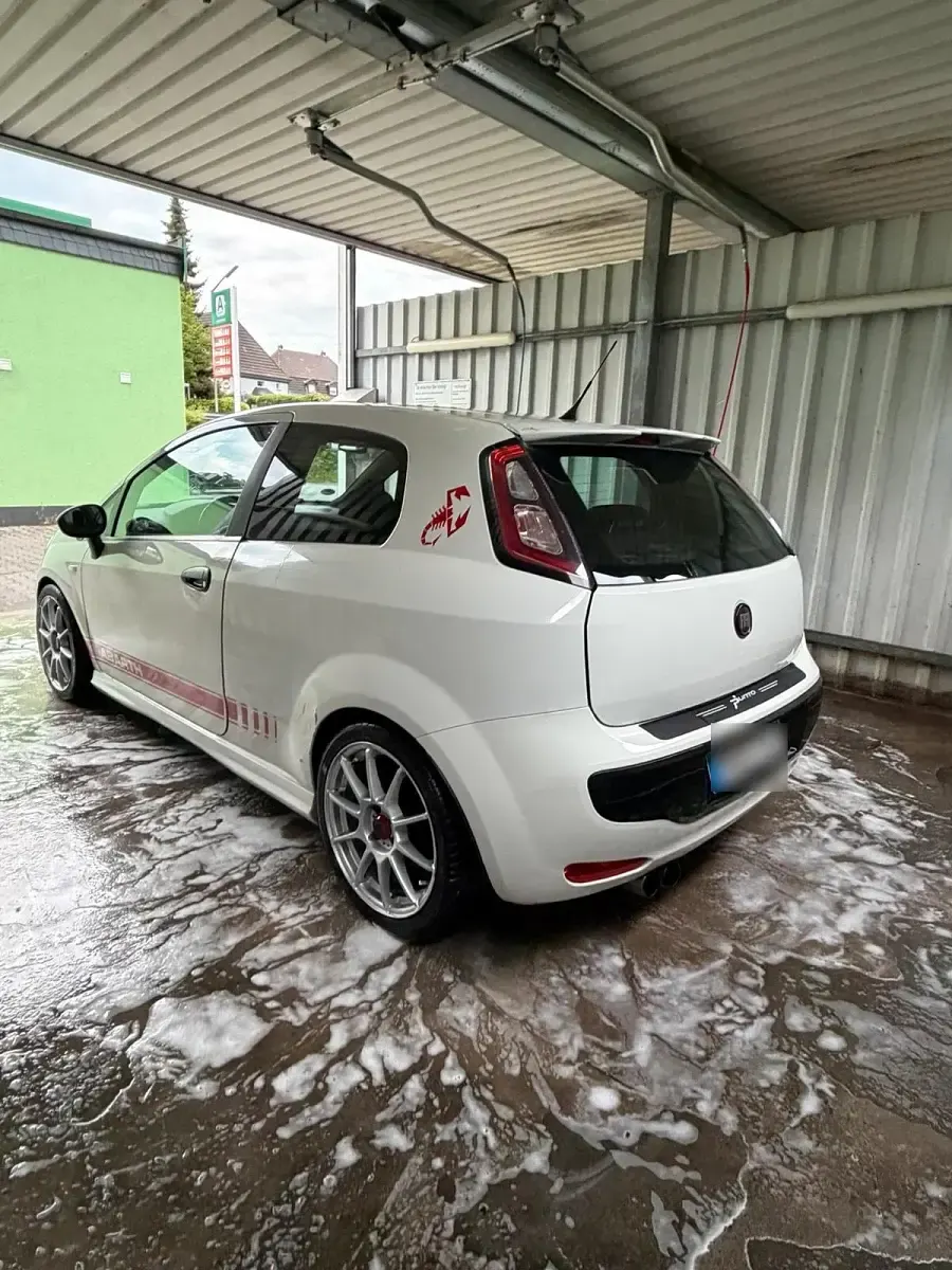 Gebraucht Fiat Grande Punto 69 PS (50 kW) 2011 Weiß Kleinwagen