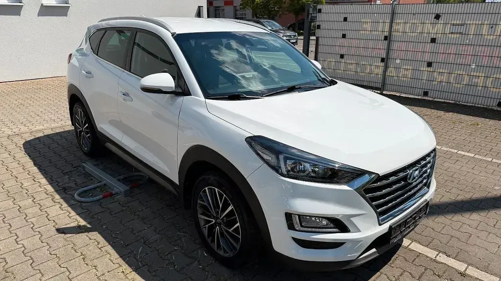 Gebraucht Hyundai Tucson Pure 177 PS (130 kW) 2019 Weiß SUV