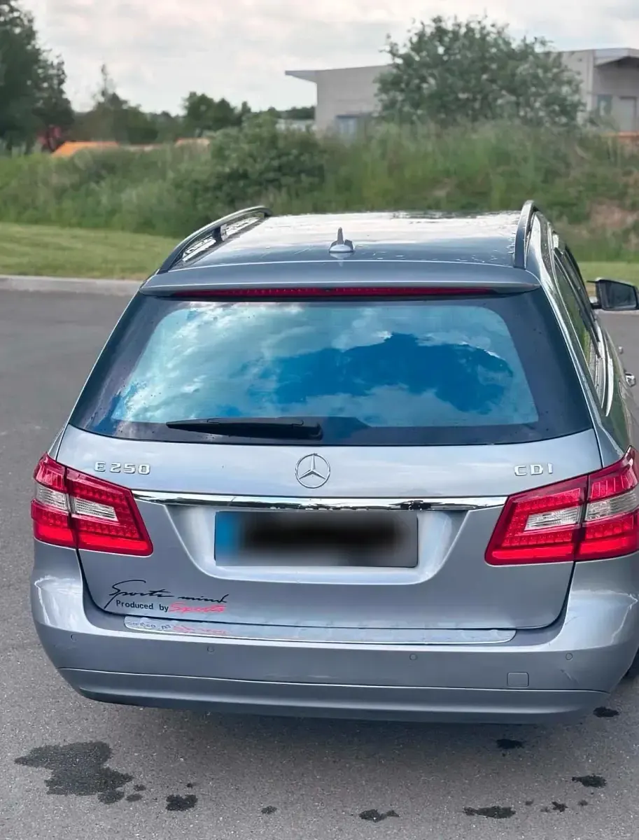 Gebraucht Mercedes E250 204 PS (150 kW) 2010 Grau Kombi