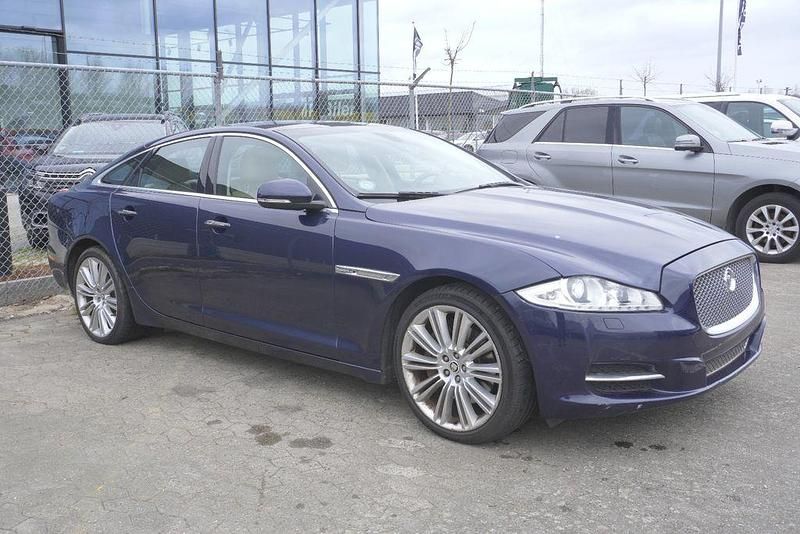 Gebraucht Jaguar XJ Premium Luxury 385 PS (283 kW) 2011 Blau Limousine