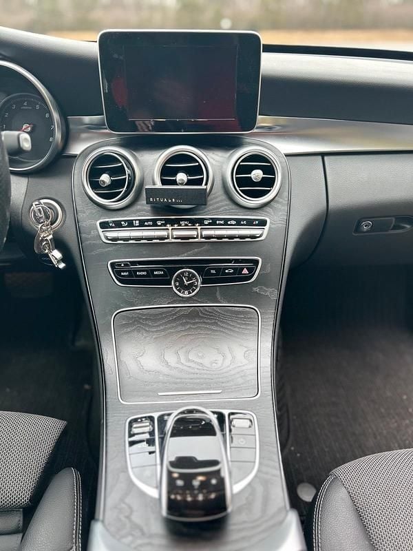 Gebraucht Mercedes C250 211 PS (155 kW) 2015 Grau Kombi