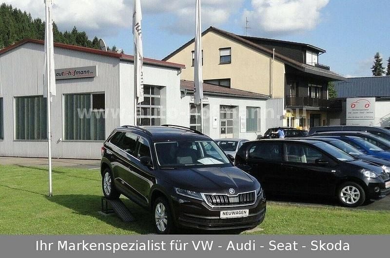 Neu Skoda 105 116 PS (85 kW) 2026 Grau Limousine