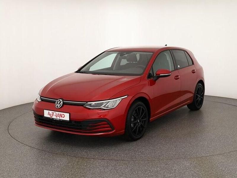 Rot Gebraucht 2020 VW Golf VIII Life Limousine | 23.950 € (Teuer) - Bild 1/4