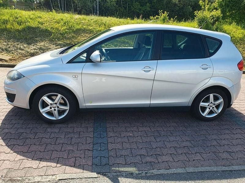 Gebraucht Seat Altea 105 PS (77 kW) 2012 Silber Van / Kleinbus