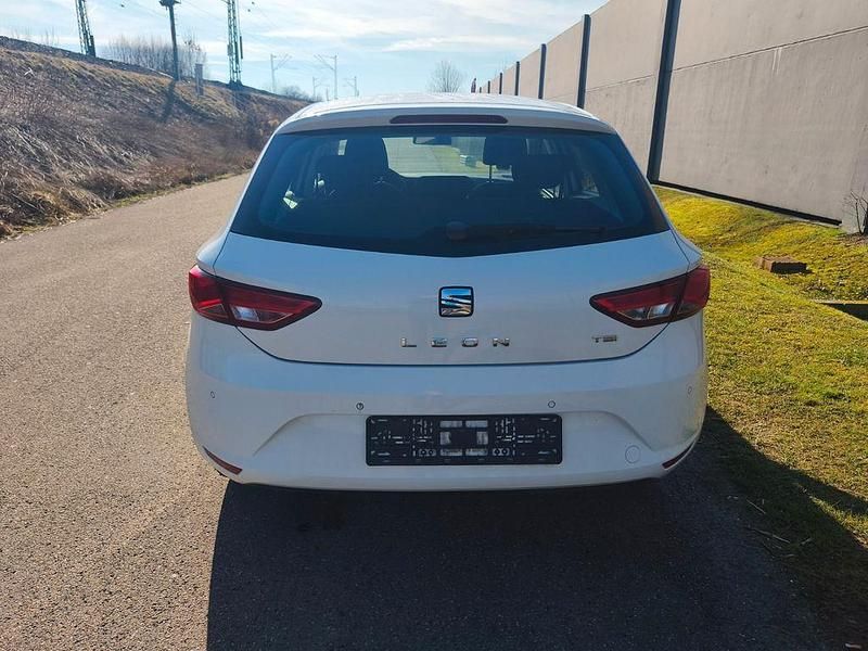 Gebraucht Seat Leon Reference 105 PS (77 kW) 2014 Weiß Kombi