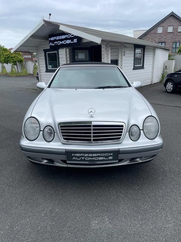 Grau Gebraucht 1998 Mercedes CLK230 Cabrio | 4.199 € (Etwas zu teuer) - Bild 1/4