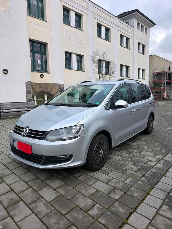 Silber Gebraucht 2013 VW Sharan Van / Kleinbus | 12.500 € (Fairer Preis) - Bild 1/4