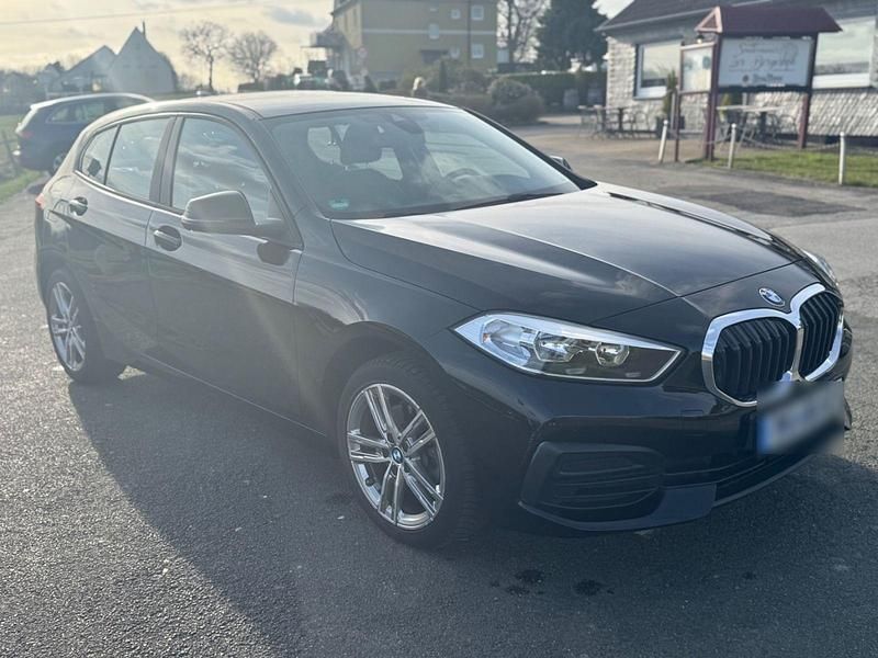 Gebraucht BMW 118 Advantage 140 PS (102 kW) 2021 Schwarz Kleinwagen