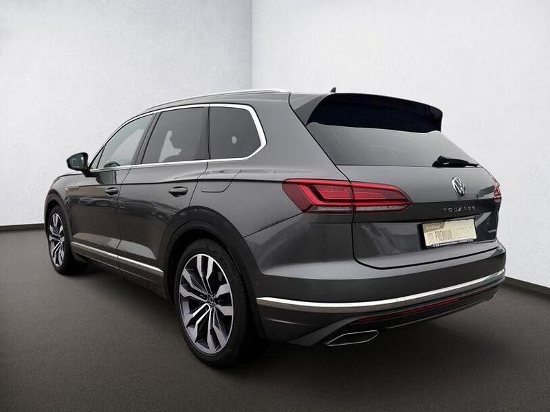 Gebraucht VW Touareg Atmosphere 381 PS (280 kW) 2022 Grau siliziumgrau SUV
