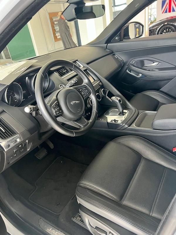 Gebraucht Jaguar E-Pace S 179 PS (131 kW) 2018 Weiß SUV