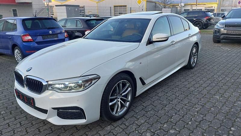 Weiß Gebraucht 2017 BMW 530 M Sport Limousine | 18.950 € - Bild 1/4