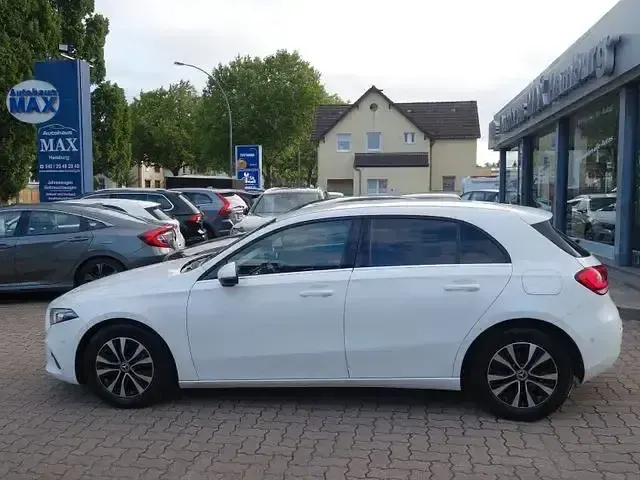 Gebraucht Mercedes A180 116 PS (85 kW) 2022 Andere Limousine