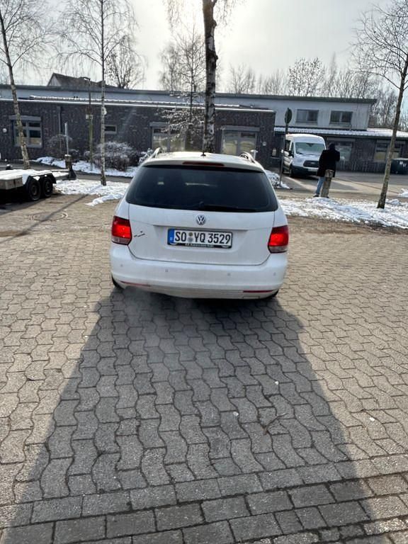 Gebraucht VW Golf VI Comfortline 105 PS (77 kW) 2011 Weiß Kleinwagen