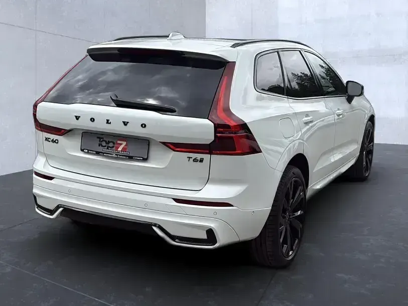 Gebraucht Volvo XC60 Plus 349 PS (256 kW) 2025 Weiß SUV
