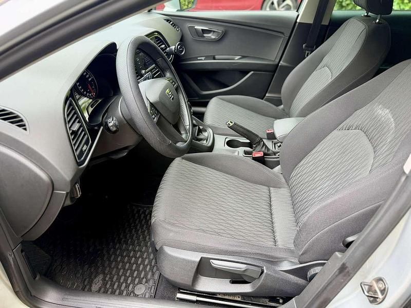 Second-hand Seat Leon Style 122 CP (89 kW) 2013 Argintiu Hatchback