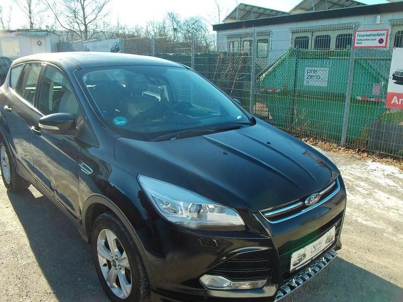 Gebraucht Ford Kuga Titanium 179 PS (131 kW) 2015 Schwarz SUV