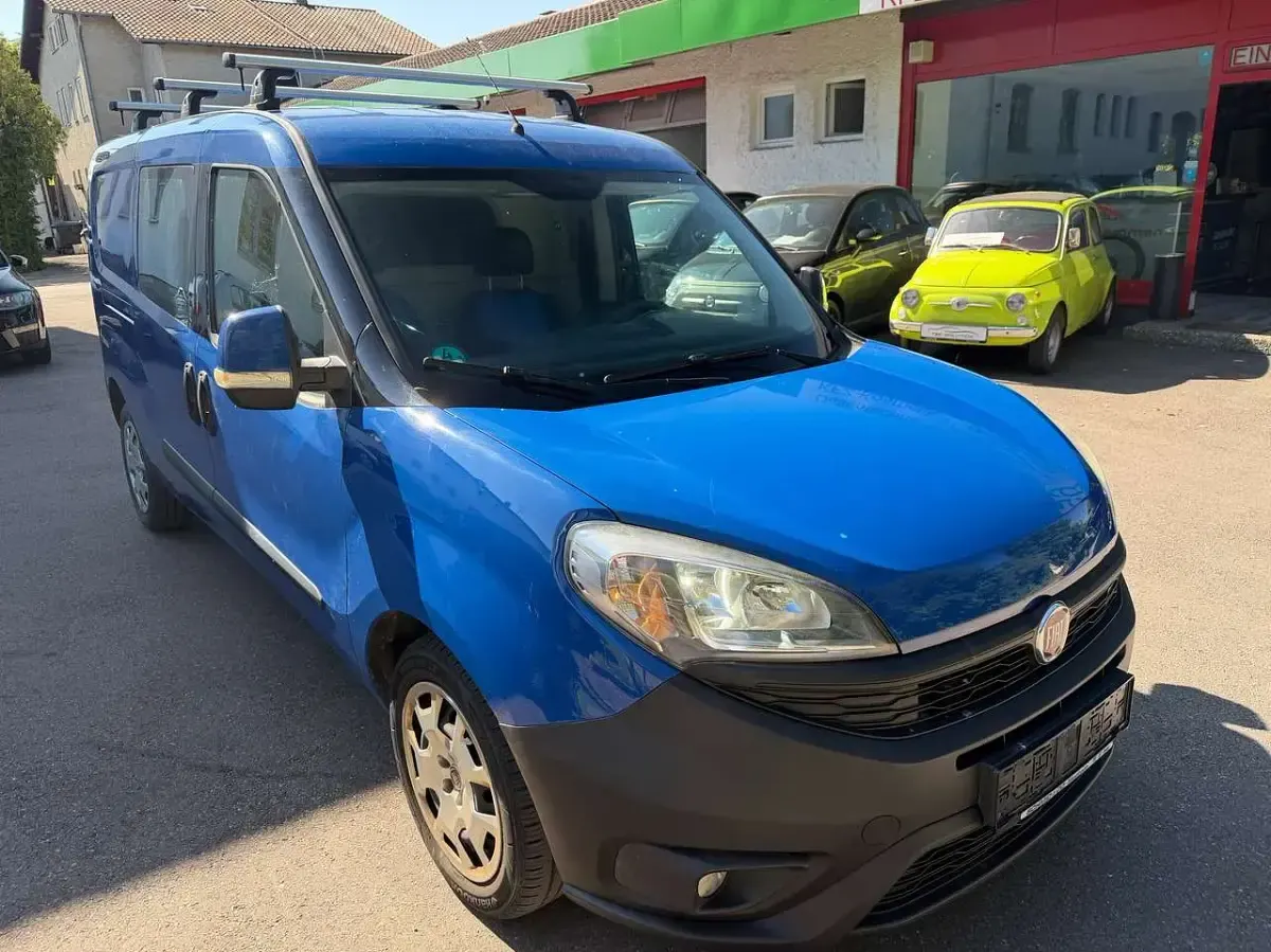 Gebraucht Fiat Doblò 101 PS (74 kW) 2016 Colore esterno (blau) Van / Kleinbus