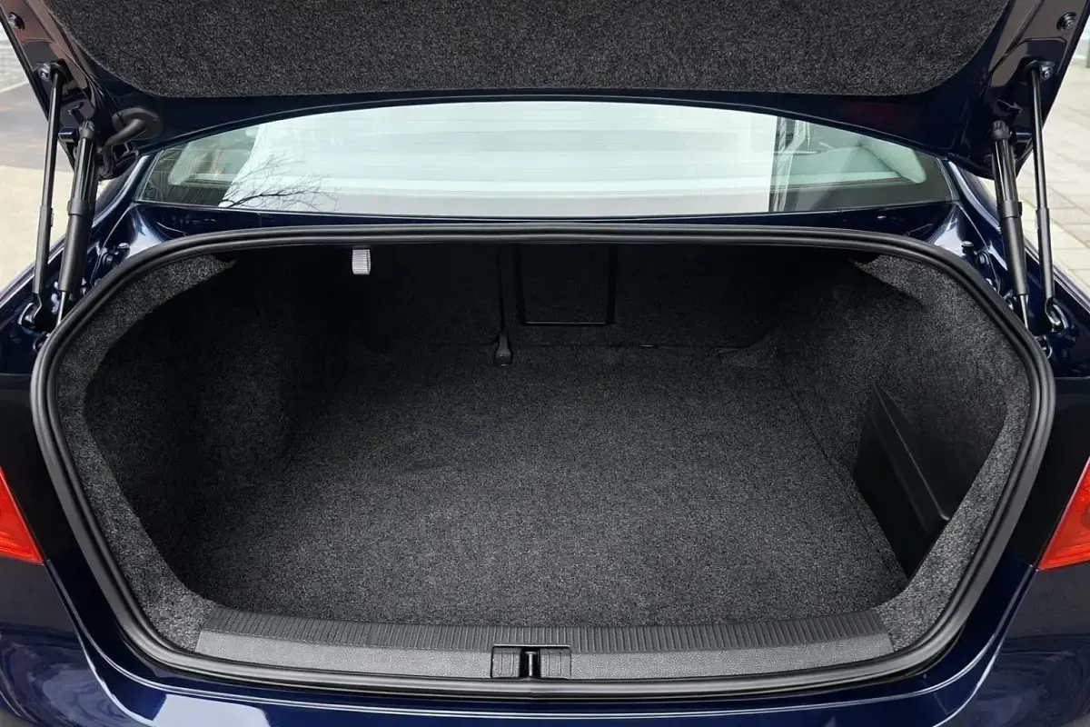 Gebraucht VW Jetta 116 PS (85 kW) 2007 Blau Limousine