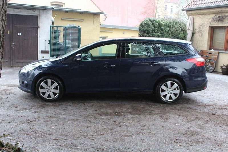 Second-hand Ford Focus Trend 125 CP (91 kW) 2012 Albastru Break