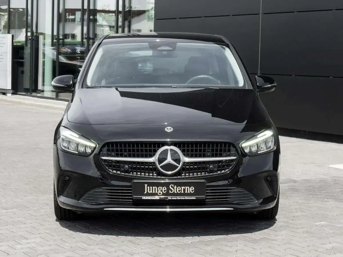 Gebraucht Mercedes B220 Progressive 190 PS (139 kW) 2023 Kosmosschwarz metallic Kleinwagen