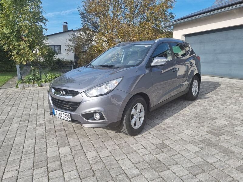 Grau Gebraucht 2012 Hyundai ix35 Style SUV | 7.780 € (Fairer Preis) - Bild 1/4