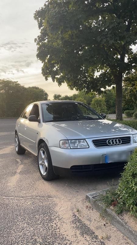 Silber Gebraucht 2000 Audi A3 Kleinwagen | 950 € (Superpreis) - Bild 1/4