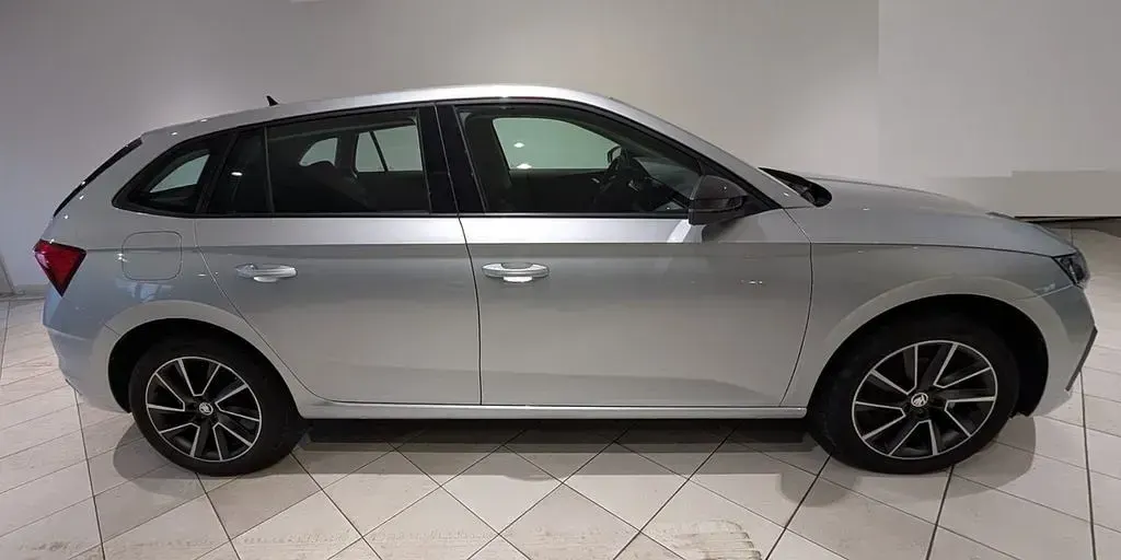 Usata Skoda Scala Selection 116 CV (85 kW) 2024 Argento Utilitaria