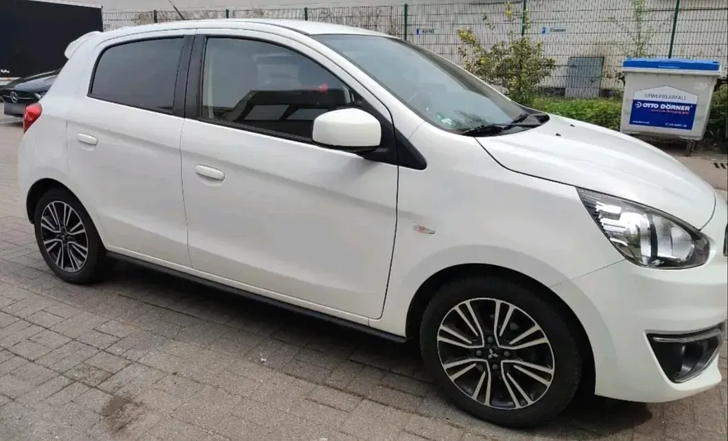 Gebraucht Mitsubishi Space Star 80 PS (58 kW) 2018 Weiß Kleinwagen