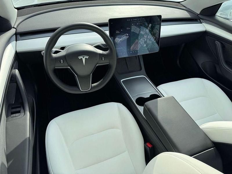 Gebraucht Tesla Model 3 324 kW (441 PS) 2021 Pearl white multicoat Limousine