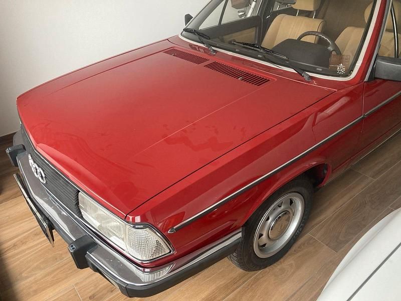 Rot Gebraucht 1982 Audi 100 Limousine | 6.900 € - Bild 1/2