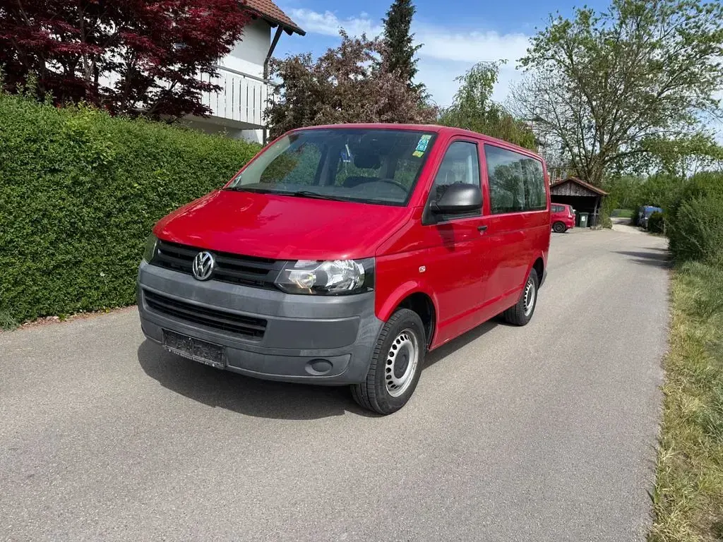 Gebraucht VW Caravelle 102 PS (75 kW) 2011 Rot Van