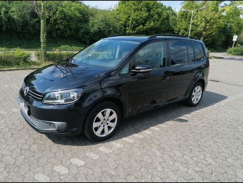 Schwarz Gebraucht 2011 VW Touran Comfortline Van / Kleinbus | 5.200 € (Guter Preis) - Bild 1/4
