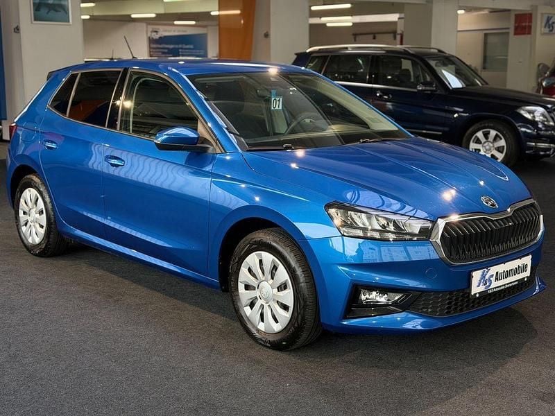 Blau Gebraucht 2024 Skoda Fabia Selection Limousine | 16.350 € (Superpreis) - Bild 1/4