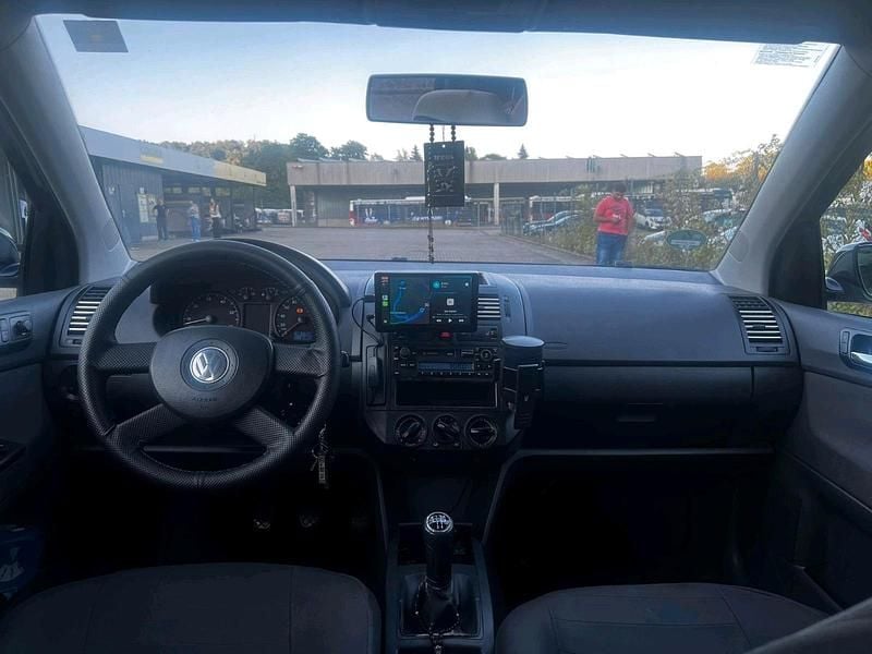 Blau Gebraucht 2004 VW Polo Limousine | 1.500 € (Fairer Preis) - Bild 1/4