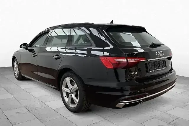 Gebraucht Audi A4 Advanced 163 PS (119 kW) 2023 Schwarz Kombi