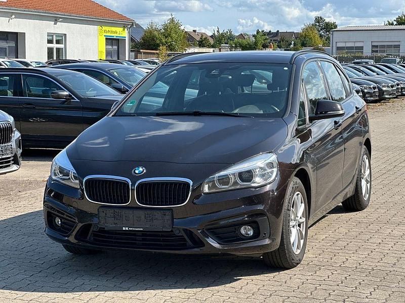 Braun Gebraucht 2017 BMW 220 Advantage Van / Kleinbus | 14.979 € (Fairer Preis) - Bild 1/4