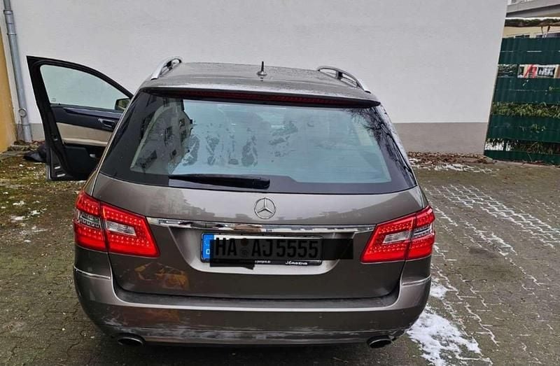 Gebraucht Mercedes E350 Avantgarde 231 PS (169 kW) 2010 Bronze Kombi
