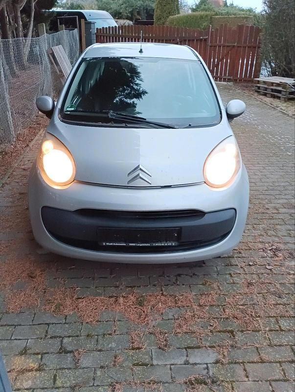 Grau Gebraucht 2008 Citroën C1 Kleinwagen | 1.500 € (Fairer Preis) - Bild 1/4