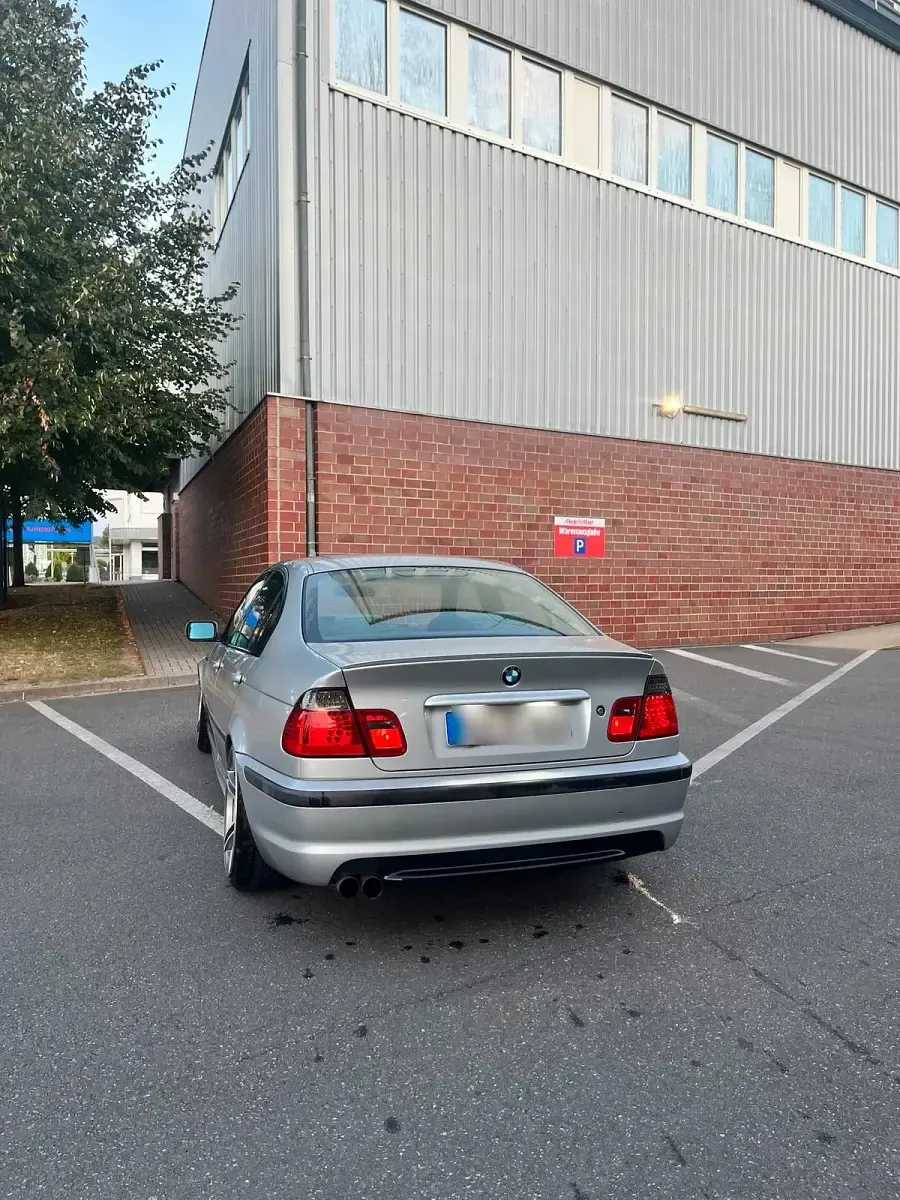 Gebraucht BMW 325 200 PS (147 kW) 2002 Silber Limousine