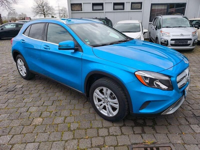 Gebraucht Mercedes GLA250 211 PS (155 kW) 2015 Blau SUV