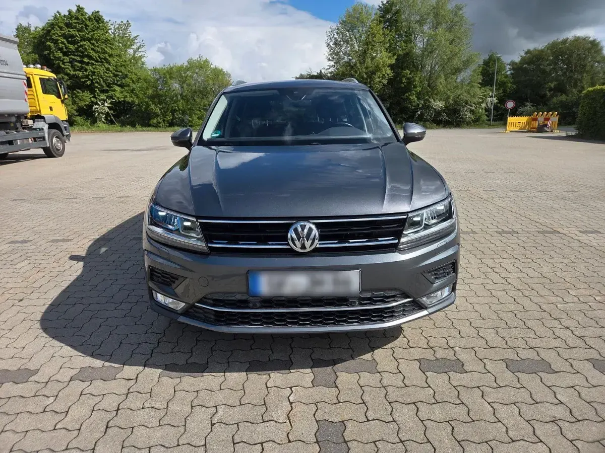Gebraucht VW Tiguan Highline 150 PS (110 kW) 2017 Grau SUV