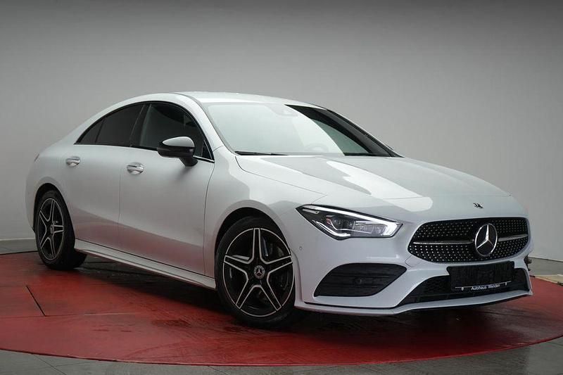 Weiß Gebraucht 2020 Mercedes CLA220 AMG Limousine | 31.890 € (Fairer Preis) - Bild 1/4