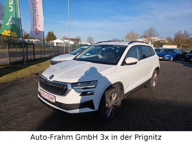 Weiß Gebraucht 2023 Skoda Karoq Style SUV | 27.990 € (Fairer Preis) - Bild 1/4