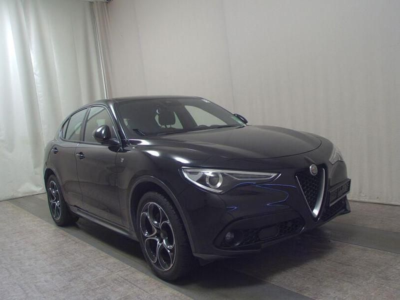 Gebraucht Alfa Romeo Stelvio 209 PS (153 kW) 2023 Rot SUV