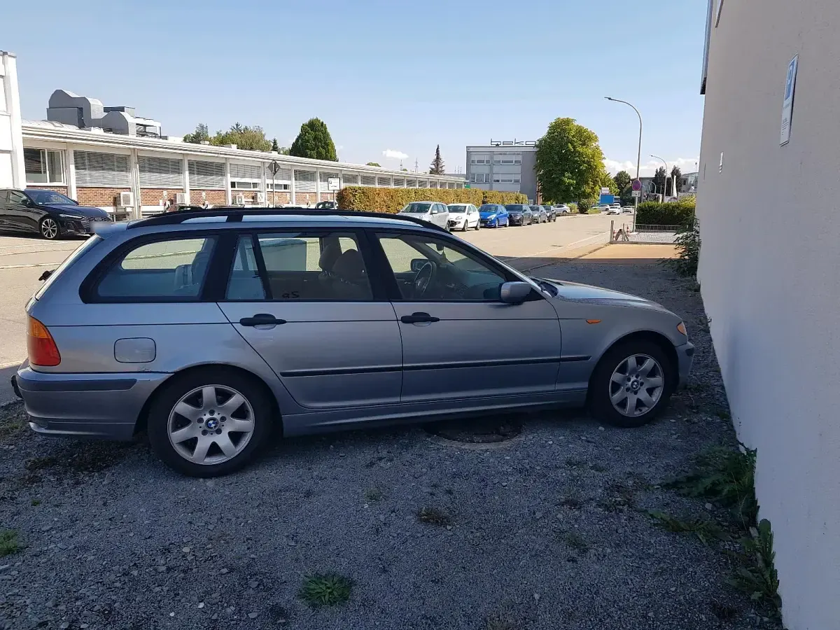 Gebraucht BMW 318 143 PS (105 kW) 2004 Grau Kombi